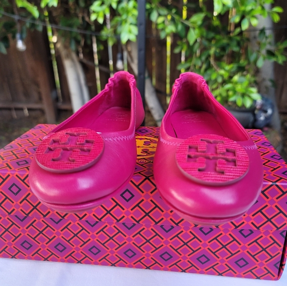 TORY BURCH Dark Azalea  Minnie Travel Ballet with Logo Embossed Nappa Leather - Picture 5 of 12